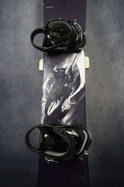 SALOMON RUDE SNOWBOARD SIZE 154 CM WITH DRAKE LARGE BINDINGS