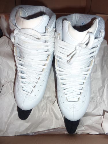 JACKSON ULTIMA “Freestyle” Ladies Figure Ice Skates Size 4.5