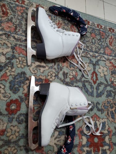 White Figure Skates Used Jackson Soft Skate Size 9