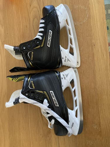 New Bauer Supreme Ignite Skates size 4 US