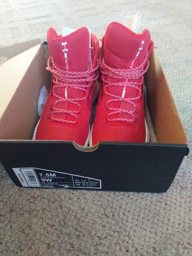 Red Shoes Men's Size 7.5 (Women's 8.5) Under Armour