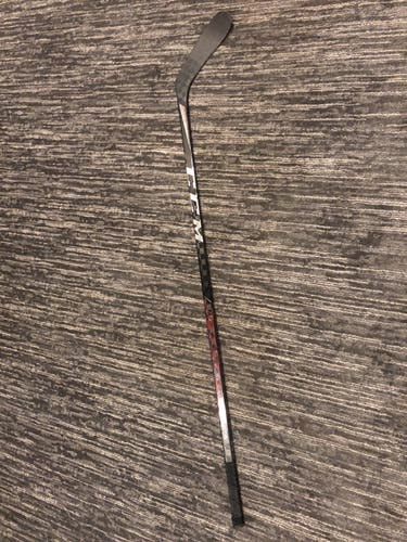 Intermediate Right Handed Mid Pattern  JetSpeed FT3 Pro Hockey Stick