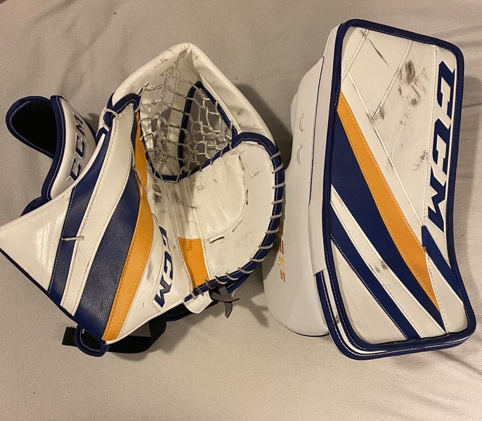 Ville Husso Pro Return Eflex 5 gloves, catcher and blocker