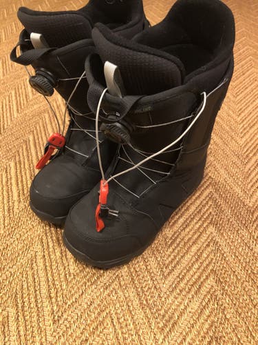 Men's Size 11.5 (Women's 12.5) Burton All Mountain Highline Boa Snowboard Boots