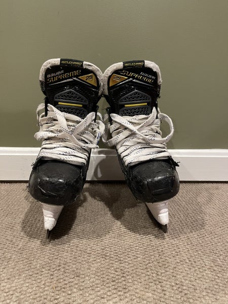 Senior Bauer Regular Width Pro Stock Size 7 Supreme 2S Pro Hockey Skates