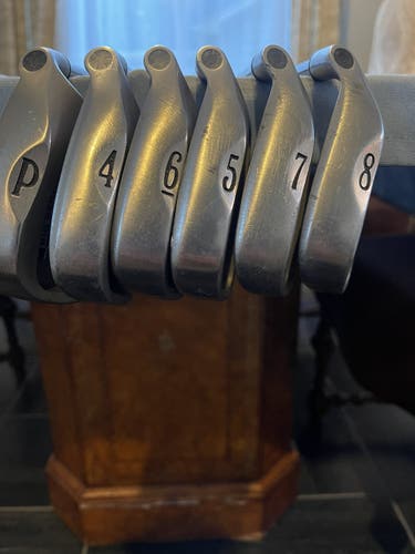 Men's Right Handed Regular Flex Graphite Shaft Big Bertha Iron Set