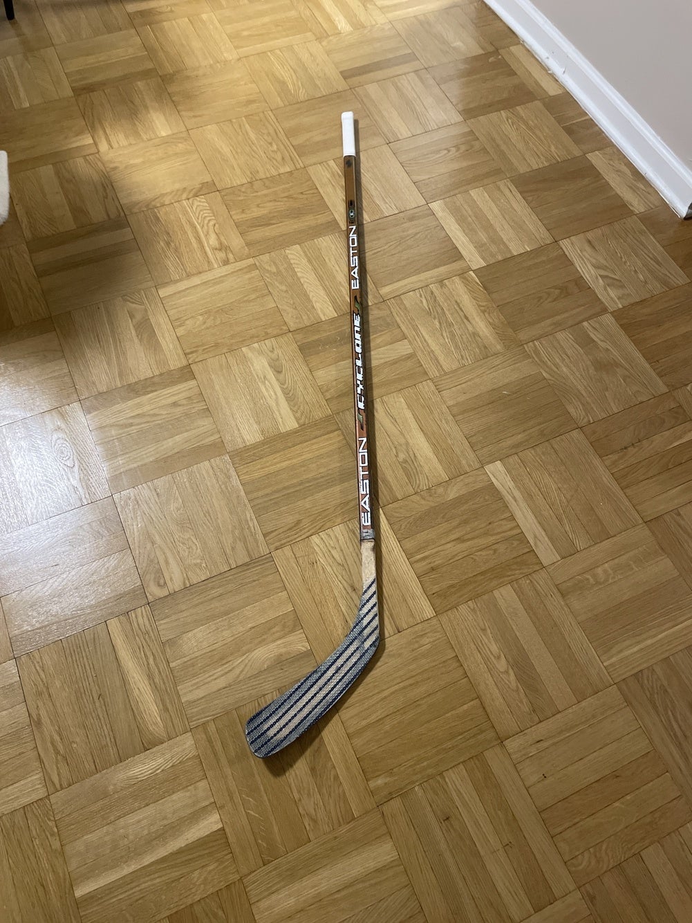 EASTON CYCLONE HOCKEY STICK SHAFT 