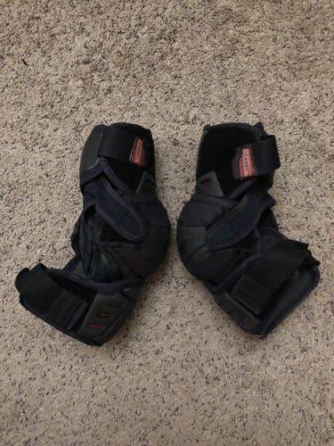 Used Medium CCM RBZ Elbow Pads
