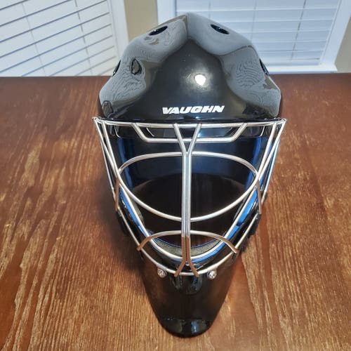 Senior Vaughn VM Pro Comp Goalie Mask, Size Medium