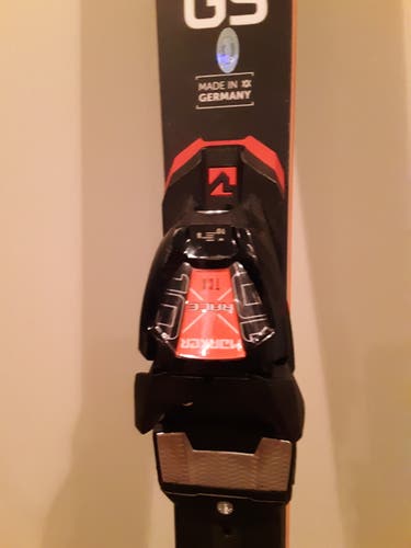 Used Unisex 2020 Volkl Racing Skis With Bindings Max Din 10