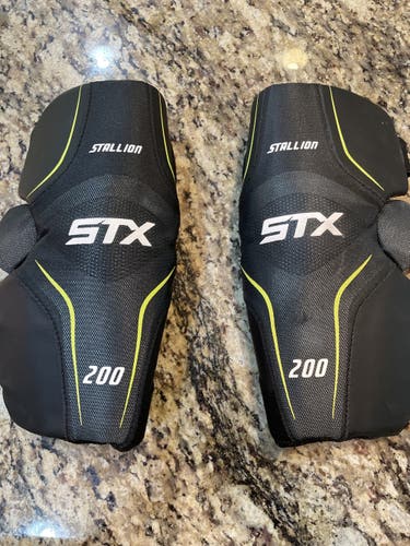 Used Medium STX Stallion 200 Arm Pads