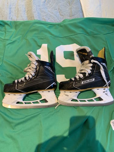 Hockey Skates Youth Used Bauer Supreme 160 Regular Width Size 2