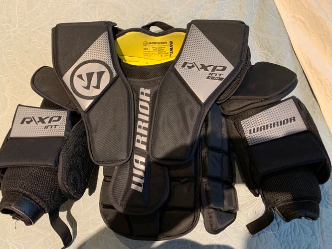 Goalie Chest Protector Intermediate Used Small/Medium Warrior Ritual XP