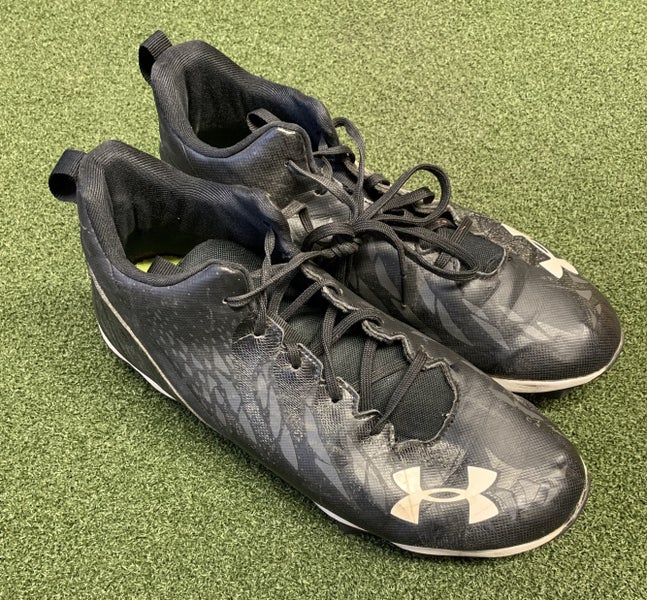 Under Armour Football Cleats (3500)