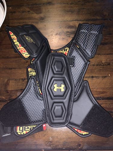 New Large Under Armour Command Shoulder Pads