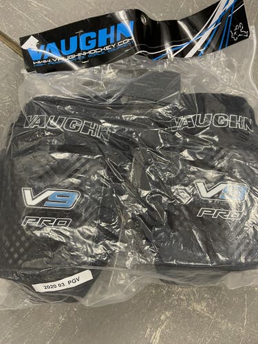 Vaughn Velocity V9 Goalie Kneeguards