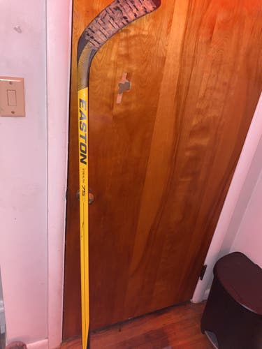 Intermediate Left Hand Mid Pattern  stealth 75s Hockey Stick