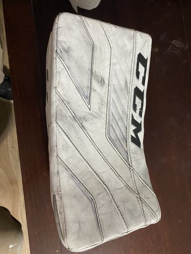 CCM Axis Pro