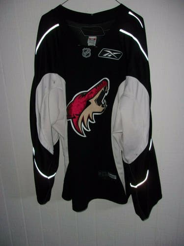 Phoenix Coyotes non goalie-cut worn size 58+ black Reebok practice jersey 2009-2011 seasons