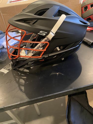 Black Adult Player's Cascade S Helmet