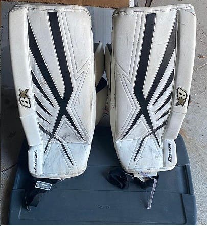 Brian's Subzero 7.0 Junior Goalie Leg Pads White 27"+1 - Used