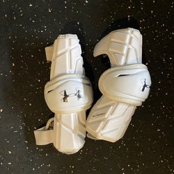 New Large Under Armour Arm Pads