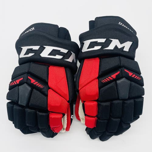 Brent Seabrook Game Used CCM HGTKXP Hockey Gloves-15"-Blackhawks