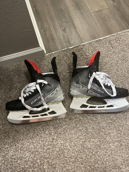 Senior Bauer Regular Width Vapor Hyperlite Hockey Skates