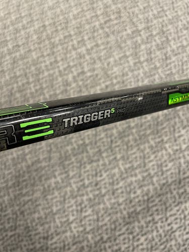 Used CCM Trigger 5 Pro 55 flex P90tm curve left hand stick