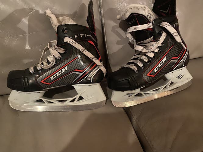 Youth CCM  Size 12.5 JetSpeed FT1 Hockey Skates