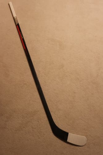 Bauer Vapor Hyperlite Hockey Stick - RIght - 77 Flex - Fixed