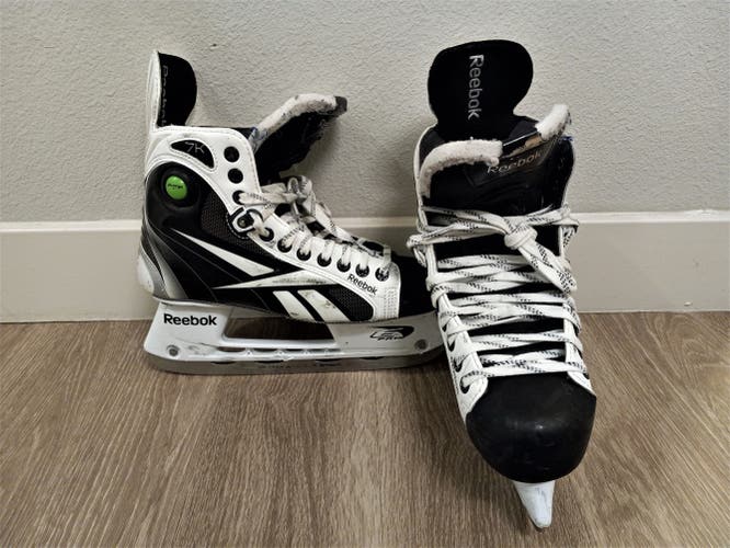 Reebok 7K Pump Hockey Skates (Senior, Size 7)