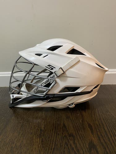 White Cascade S Helmet