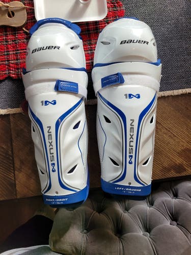 Shin Pads New Senior Bauer Nexus 1N