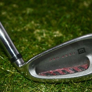 Wilson 	Deep Red 	7 Iron 	Right Handed 	37.5"	Steel 	Stiff	New Grip