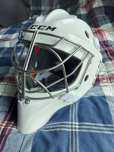 New CCM Large Goalie Mask w/Cat Eye Cage