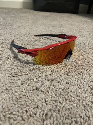 NEW! Red Men's  Oakley Radar EV Sunglasses