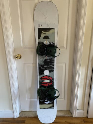 Men's  Burton Without Bindings Stiff Flex Directional Twin Flight Attendant Snowboard