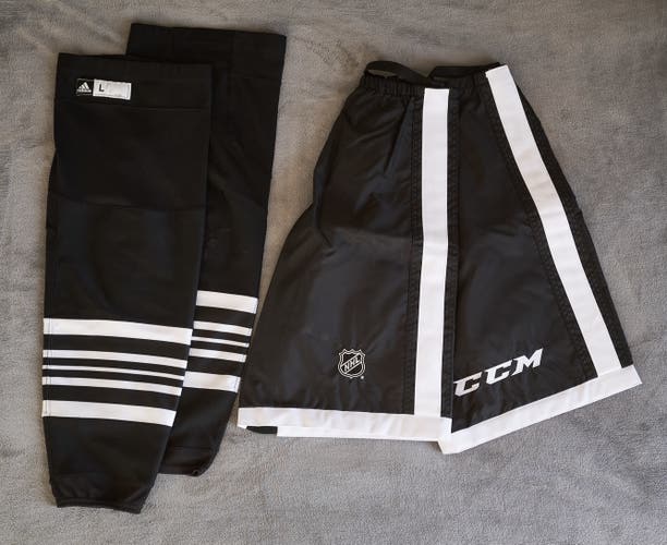 Chicago Blackhawks Winter Classic Pro Stock CCM PP10 NHL Hockey Pant Shell Size Medium Adidas Socks