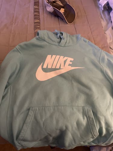 Sky Blue Unisex Large Nike Sweatshirt