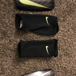 Black Shin Guards Used Men's Large Nike Mercurial lite