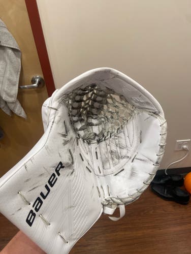 White Used Regular Supreme Ultrasonic Goalie Glove