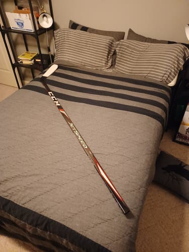 Hockey Stick New Senior CCM Right Handed JetSpeed FT460 Mid Pattern