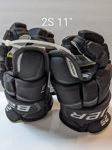 Black Gloves New Junior Bauer Supreme 2S 11"