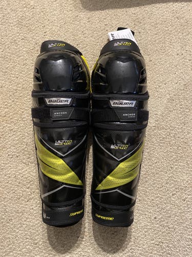 Senior Bauer  Supreme UltraSonic Shin Pads
