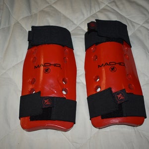 Macho Youth Shin Protection, Red