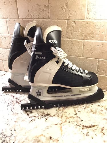 CCM Tacks 152 Hockey Skates Size 6.5 With blade guards