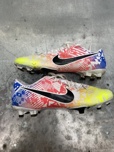 Used Nike Senior 8.5 Cleat Soccer Outdoor Cleats