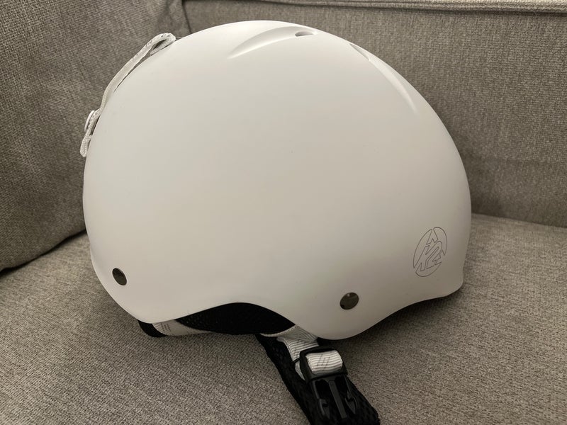 NEW High End $65 K2 Clutch Snowboard Helmet Adult Adjustable Size Small White