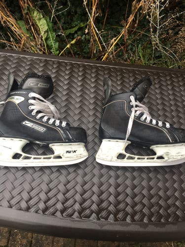 Hockey Skates Used Senior Bauer Supreme One05 Size 8